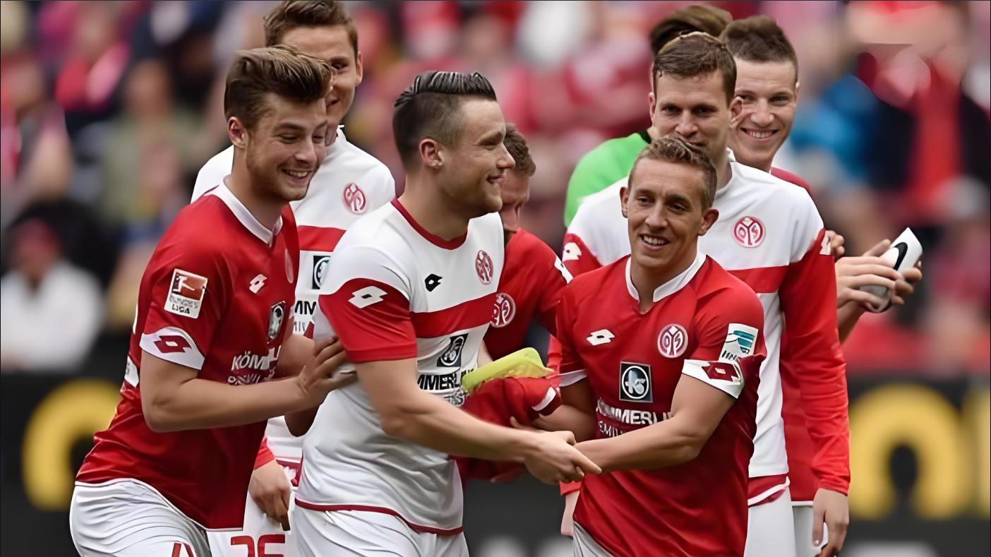 爱游戏平台-包含赛前突围战来临,门兴格拉德巴赫围绕英超临场应变,引发热议,赛季目标并未改变的词条